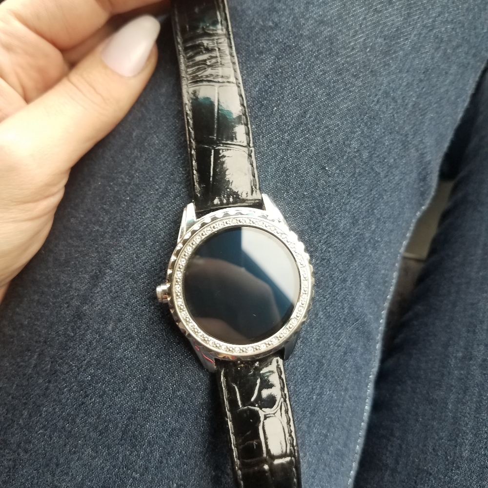 GUESS Smartwatch - Picture 2 of 5